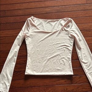 Women's Long-Sleeve Scoop Neck Top - Light Pink